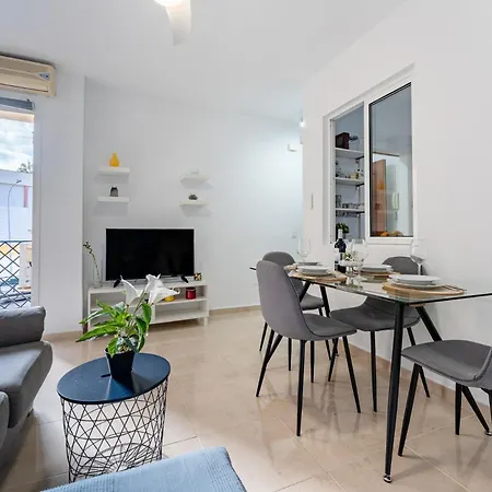 Malagasuite Cozy 2 Bed Near Center Apartmán
